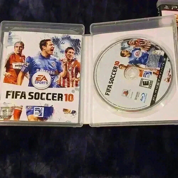 Fifa soccer ⚽️ 10 and 12 for Playstation 3 - Picture 2 of 10